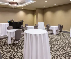 Photo 3 - Crowne Plaza Phoenix Airport - PHX by IHG
