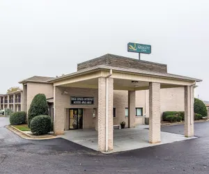 Photo 2 - Quality Inn