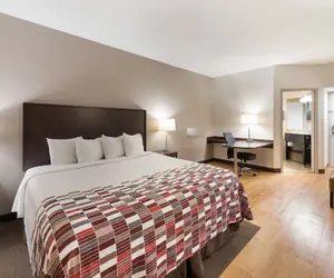 Photo 2 - Red Roof Inn & Suites Columbus - West Broad