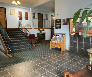 Photo 3 - Oak Grove Inn