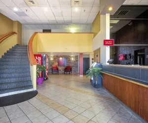 Photo 3 - Sycamore Suites