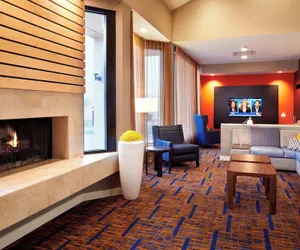 Photo 4 - Courtyard by Marriott Chicago Arlington Heights / South