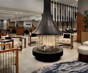 Photo 2 - Marriott Springfield Downtown