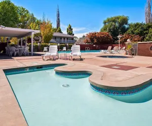 Photo 2 - Baugh Motel, SureStay Collection by Best Western