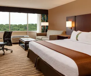 Photo 3 - Holiday Inn and Suites Overland Park West, an IHG Hotel