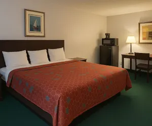Photo 3 - Key Inn Roseville