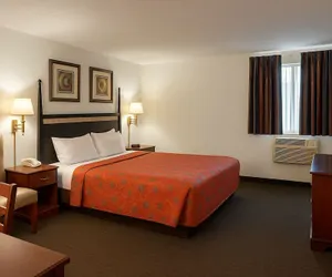 Photo 4 - Key Inn Roseville