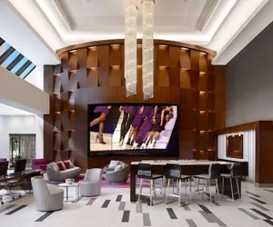 Photo 5 - Hilton Woodland Hills / Los Angeles