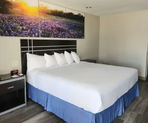 Photo 2 - Days Inn by Wyndham Baytown Garth Road I10 East
