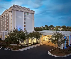 Photo 2 - Holiday Inn Express & Suites Charleston Dwtn - Westedge, an IHG Hotel