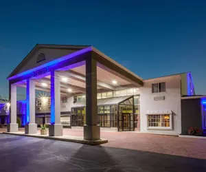 Photo 2 - Days Inn by Wyndham Sandusky / Cedar Point