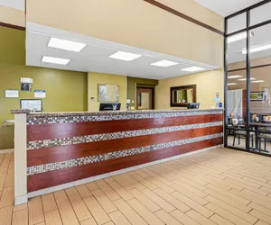 Photo 4 - Best Western Ambassador Inn & Suites