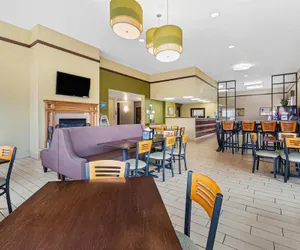 Photo 5 - Best Western Ambassador Inn & Suites