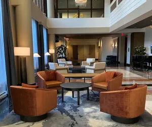 Photo 3 - DoubleTree by Hilton New York LaGuardia Airport