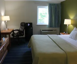 Photo 5 - Days Inn & Suites by Wyndham Bridgeport - Clarksburg