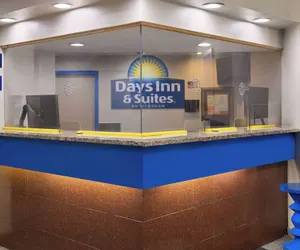 Photo 3 - Days Inn & Suites by Wyndham Albany