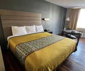 Photo 3 - Knights Inn Lumberton