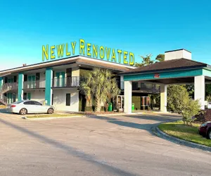Photo 2 - Days Inn by Wyndham Eglin AFB