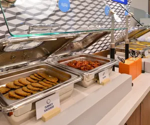 Photo 2 - Holiday Inn Express Anaheim West by IHG