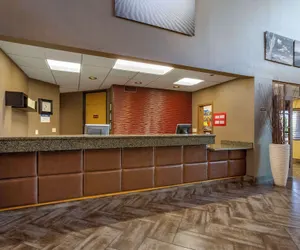 Photo 4 - Best Western Plus Scottsdale Thunderbird Suites