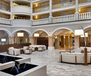 Photo 3 - Embassy Suites by Hilton Orlando International Dr Conv Ctr