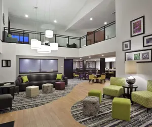 Photo 4 - La Quinta Inn & Suites by Wyndham Detroit Metro Airport