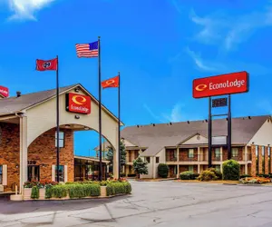 Photo 2 - Econo Lodge