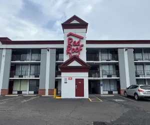 Photo 2 - Red Roof Inn Hampton Coliseum