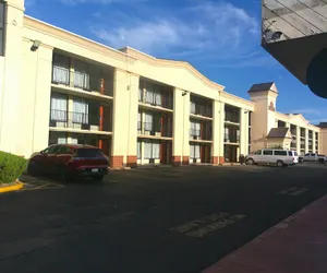 Photo 2 - Red Roof Inn Hampton