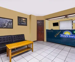 Photo 3 - Days Inn by Wyndham Byron