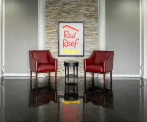 Photo 5 - Red Roof PLUS+ Newark Liberty Airport - Carteret