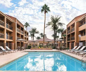 Photo 2 - Courtyard by Marriott Las Vegas Convention Center