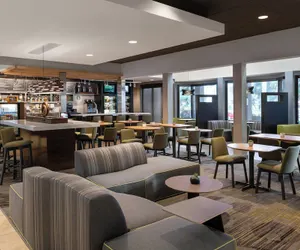 Photo 3 - Courtyard by Marriott Las Vegas Convention Center