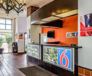 Photo 3 - Motel 6 Oakdale, CA