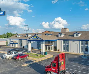 Photo 2 - Days Inn by Wyndham Pauls Valley