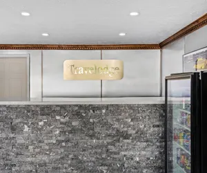 Photo 3 - Travelodge by Wyndham Bloomington