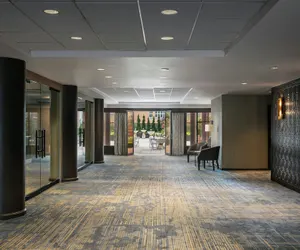 Photo 5 - Sheraton LaGuardia East Hotel