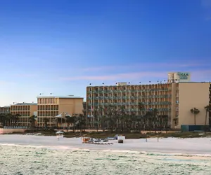 Photo 2 - Days Inn by Wyndham Panama City Beach/Beachfront Resort
