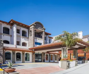 Photo 2 - La Quinta Inn & Suites by Wyndham Santa Cruz