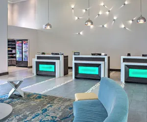 Photo 4 - Embassy Suites by Hilton Indianapolis North