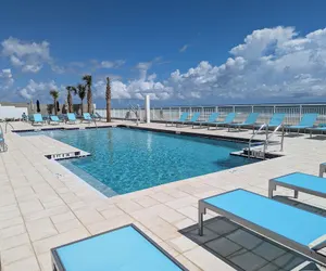Photo 2 - Holiday Inn Express & Suites Oceanfront by IHG