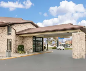 Photo 2 - Comfort Inn Maumee - Perrysburg Area