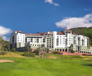 Photo 2 - The Peaks Resort and Spa