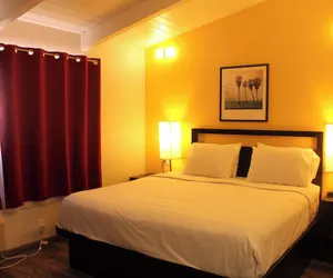 Photo 3 - Sunset Inn