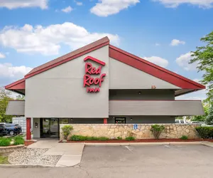 Photo 2 - Red Roof Inn Detroit Metro Airport - Taylor