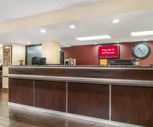Photo 3 - Red Roof Inn Detroit Metro Airport - Taylor