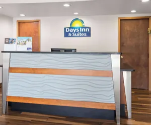 Photo 3 - Days Inn by Wyndham Wauseon