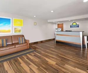 Photo 4 - Days Inn by Wyndham Wauseon