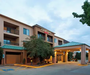 Photo 2 - Courtyard by Marriott Springfield