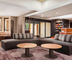 Photo 5 - Courtyard by Marriott Springfield